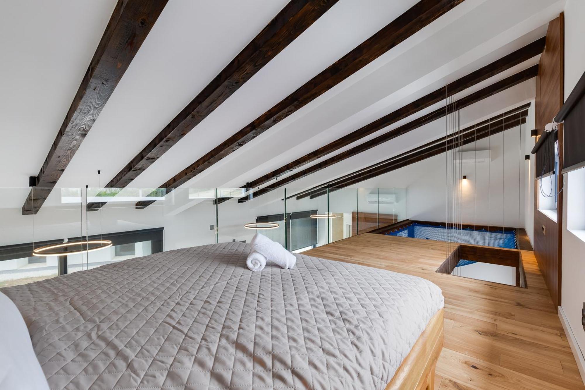 Villa T, Spacious With Heated Pool, Hot Tub & Sauna Rastevic Esterno foto
