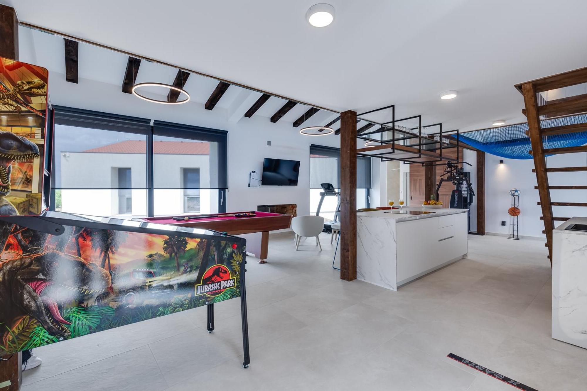 Villa T, Spacious With Heated Pool, Hot Tub & Sauna Rastevic Esterno foto
